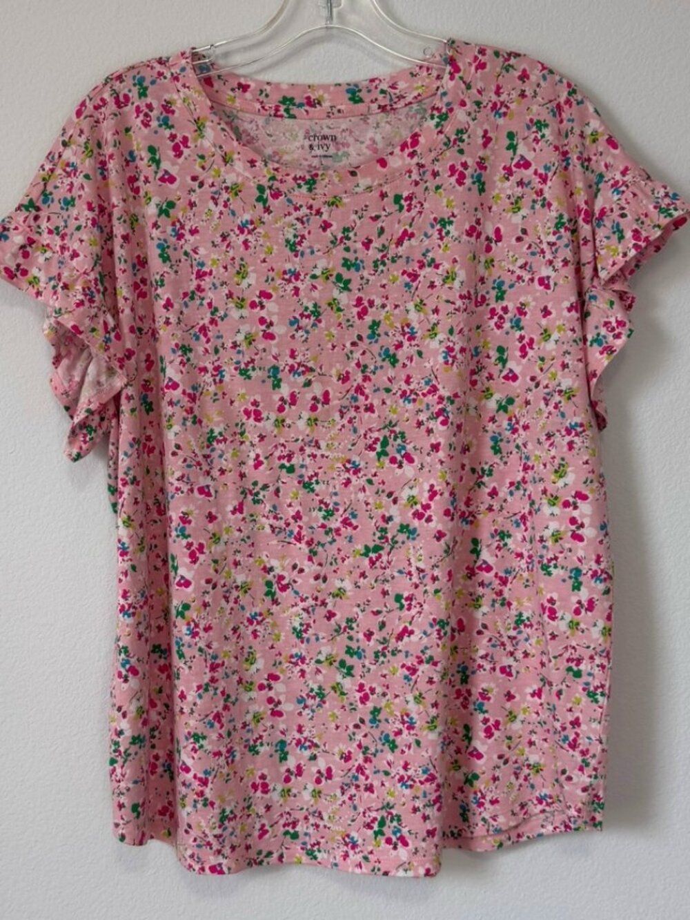 Crown & Ivy Short Flutter Sleeve Round Neck Multicolor Floral T-Shirt Size L